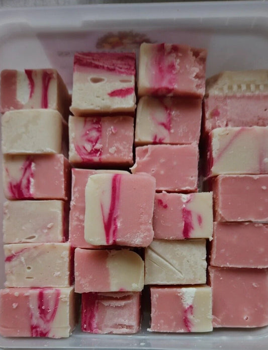 Boozy Eton Mess Fudge